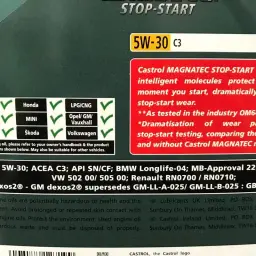 Olej silnikowy Castrol 5W-30 C3, idealny do aut z systemem stop-start. ACEA C3 oznacza wysoką jakość i ochronę silnika.